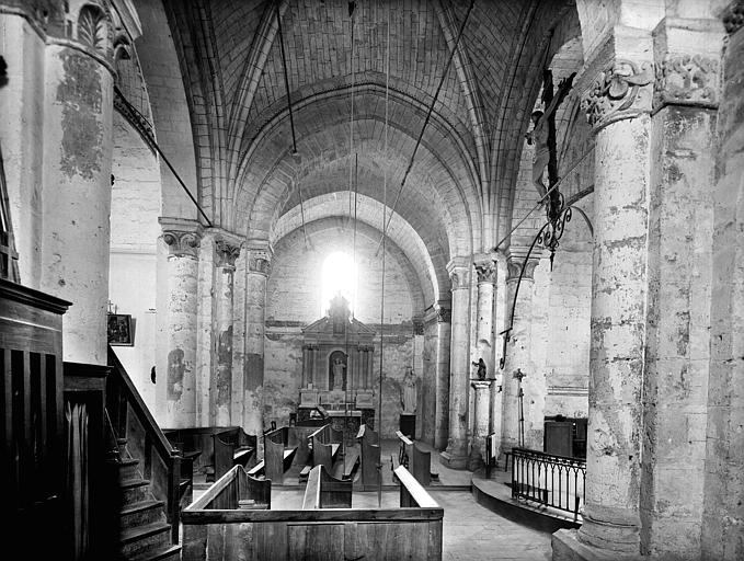 Vue intérieure du transept vers le nord