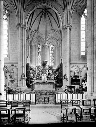 Vue intérieure du choeur