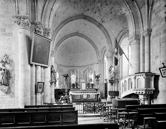 Vue intérieure du choeur