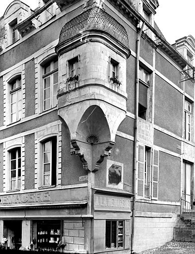 Angle des façades : Echauguette