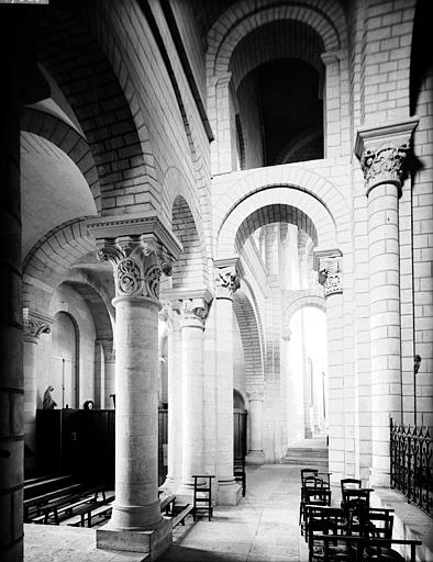 Bas-côté sud intérieur vue du déambulatoire