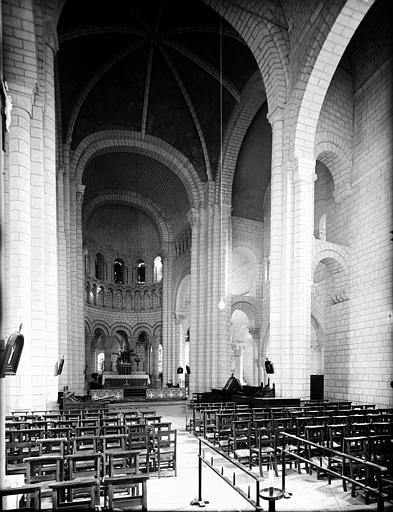 Croisée du transept et choeur intérieur