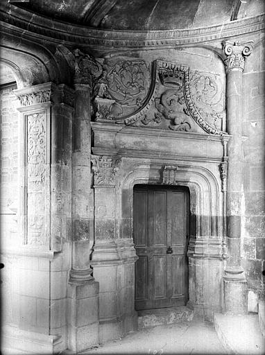 Porte du grand escalier de l'aile François 1er