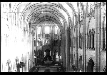 Eglise. Intérieur, choeur