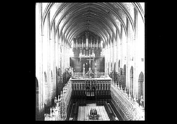 Choeur, vue de la tribune de l'abside