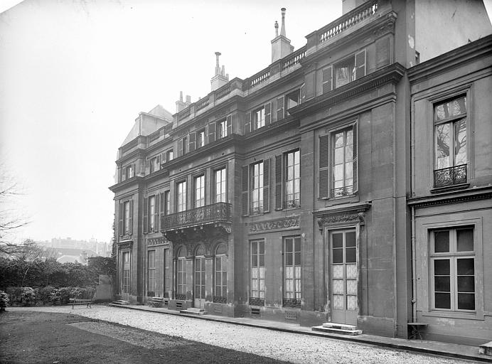 Façade sur jardin