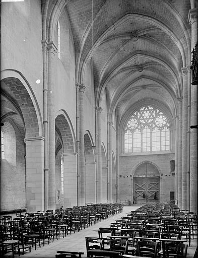 Intérieur, travée côté sud et revers de la façade