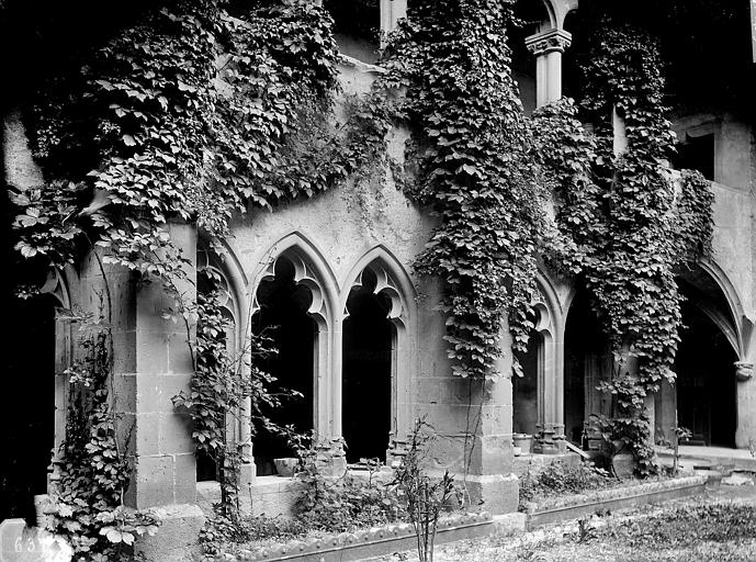 Extérieur du cloître