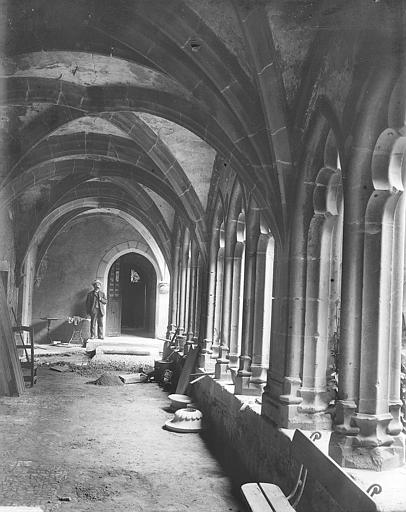 Intérieur du cloître