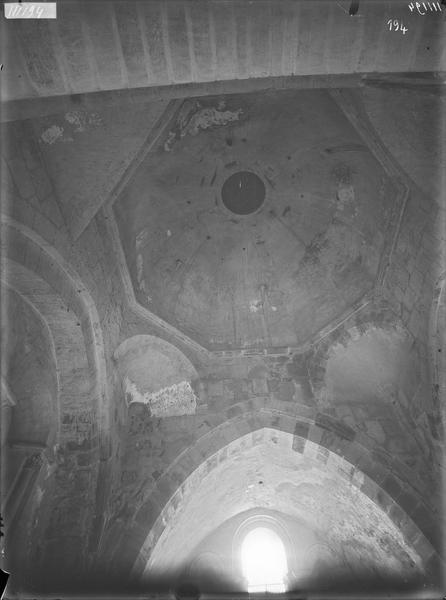 Fouille de Cluny, voûte du milieu dans le grand transept, vue  prise de l'échafaudage