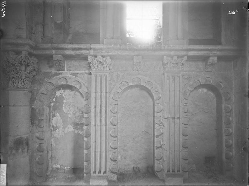 Fouille de Cluny, triforium du grand transept ouest