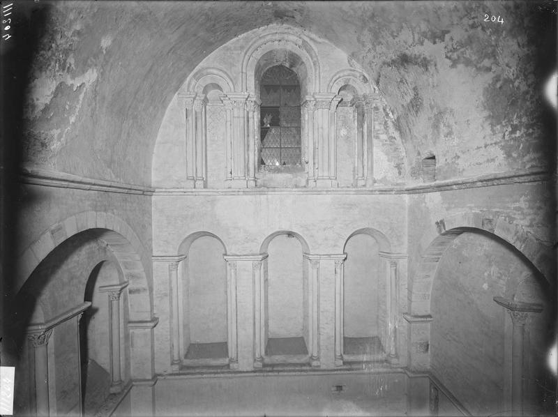 Fouille de Cluny, fenêtres hautes et triforium sud du grand  transept