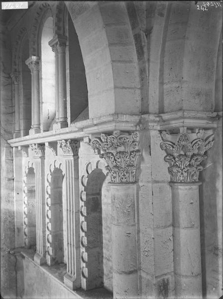 Fouille de Cluny, travée du milieu dans le grand transept, vue  vers le nord-ouest