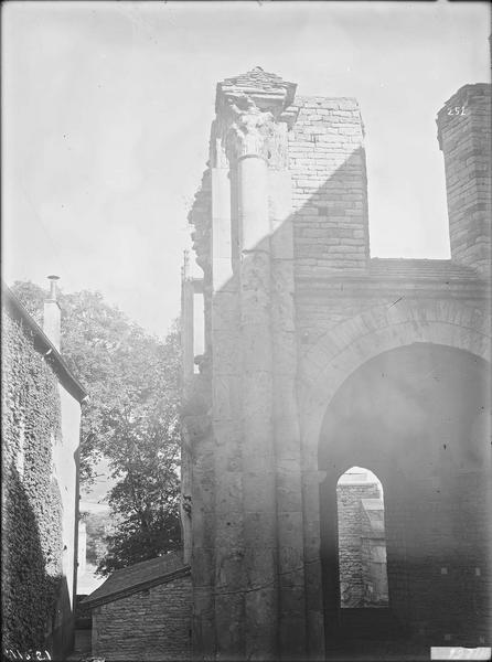 Fouille de Cluny, chapelle Saint-Léger, intérieur