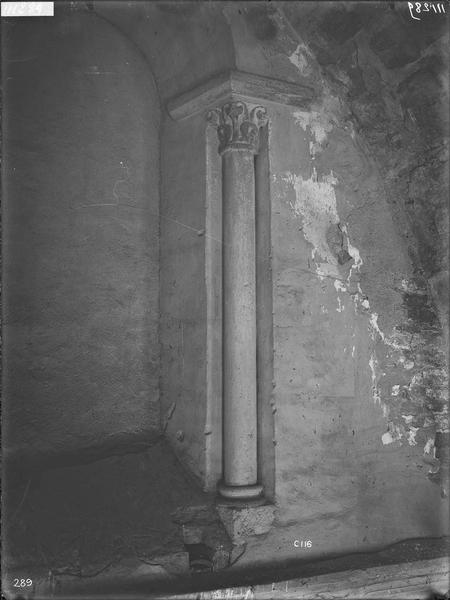 Fouille de Cluny, chapiteaux du grand transept (C116)