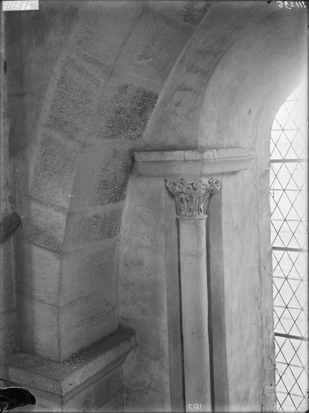 Fouille de Cluny, chapiteaux du grand transept (C121)