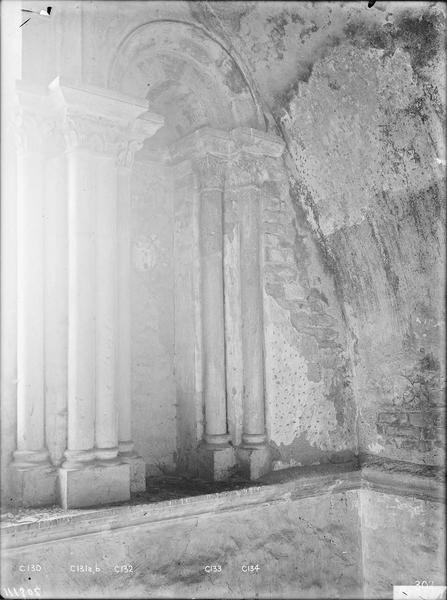 Fouille de Cluny, chapiteaux du grand transept (C130 C 131 A B  C132 C133 C134)