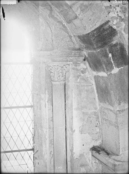 Fouille de Cluny, chapiteaux du grand transept (C142)