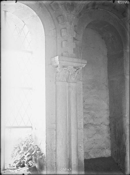 Fouille de Cluny, chapiteaux du grand transept (C155 A B)