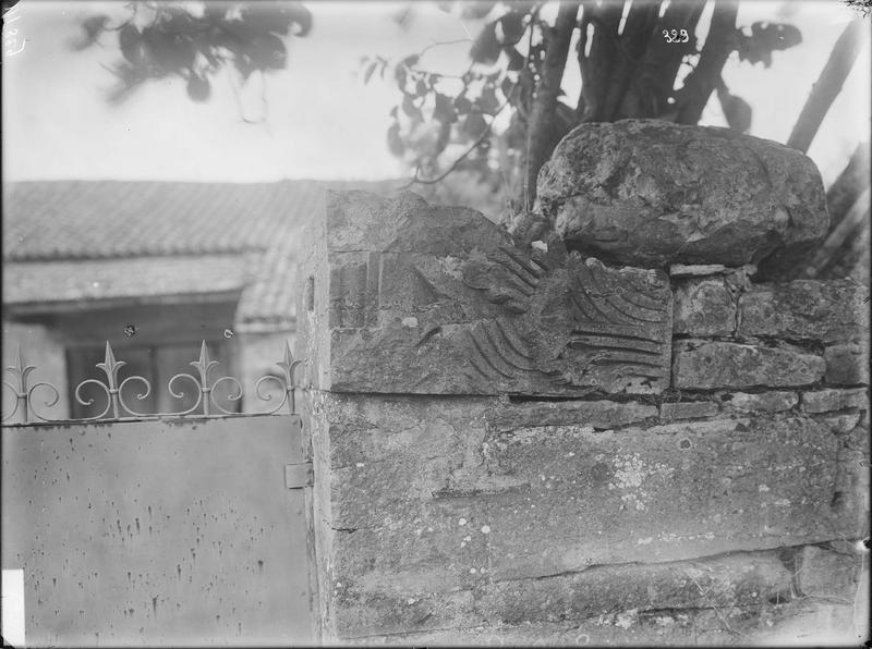 Fouille de Cluny, ferme Sainte-Odile, chapiteaux