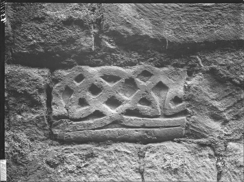 Fouille de Cluny, chapelle Saint-Denis, entrelacs