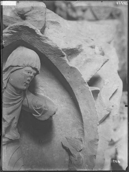 Fouille de Cluny, détail du chapiteau de la Prudence