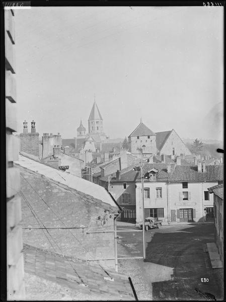 Fouille de Cluny, abbaye vue de l'hôpital, de près