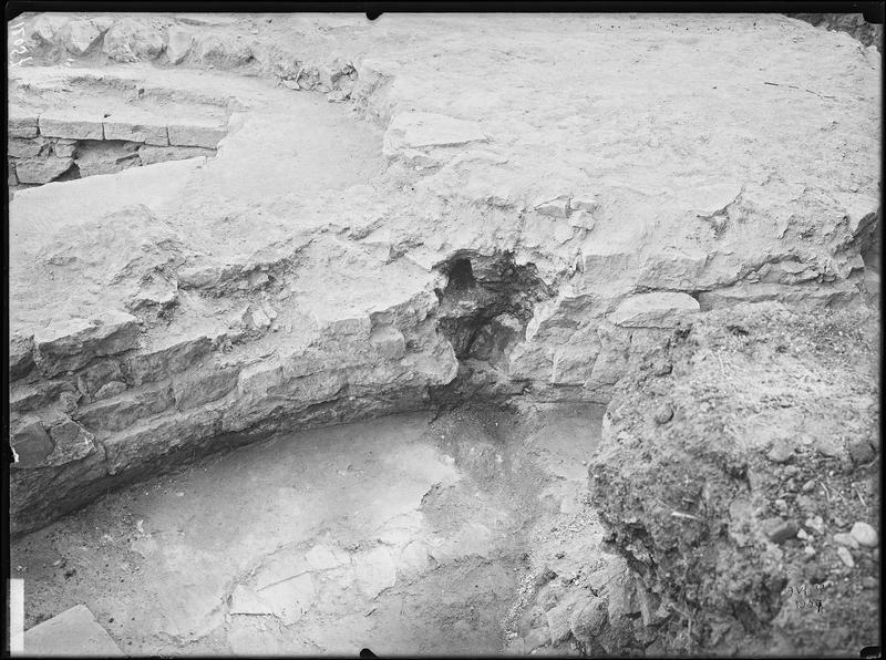 Fouille XXVII, chapelle Sainte-Madeleine (8), trou de ruine