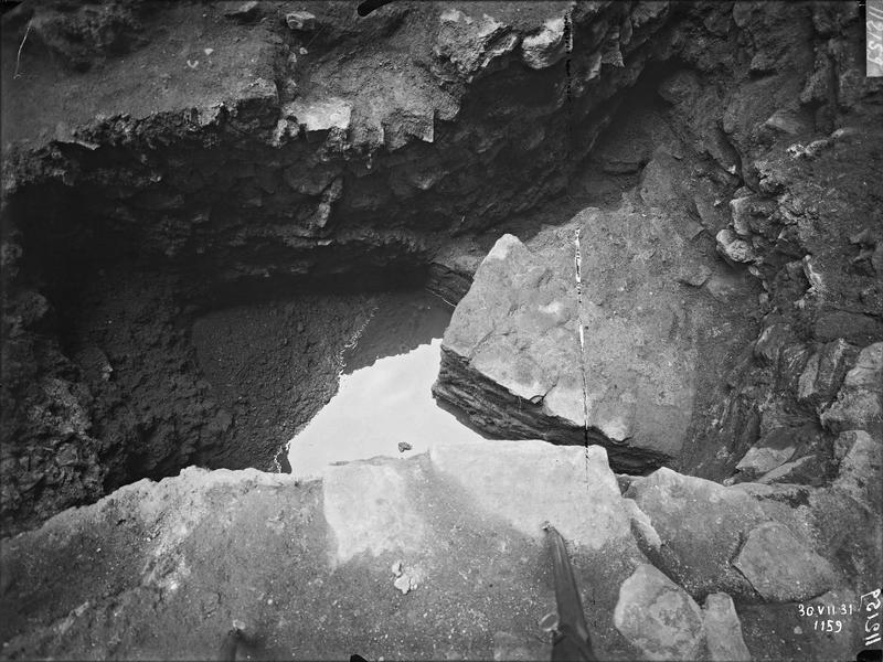 Fouille XXXII, chapelle Notre-Dame du cimetière, contrefort sud