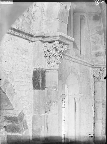 Fouille de Cluny, chapiteaux du grand transept sud (C149 C150 C151)