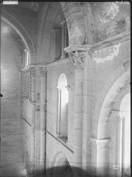 Fouille de Cluny, grand transept sud vue générale intérieure coté  est