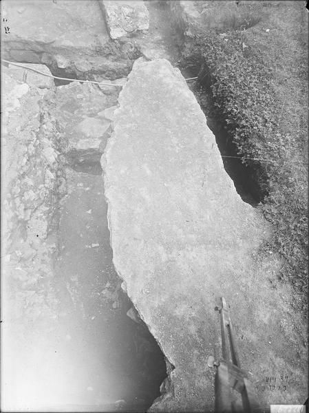 Fouille de Cluny, mur du lavoir de la chapelle  Notre-Dame-de-l'Infirmerie