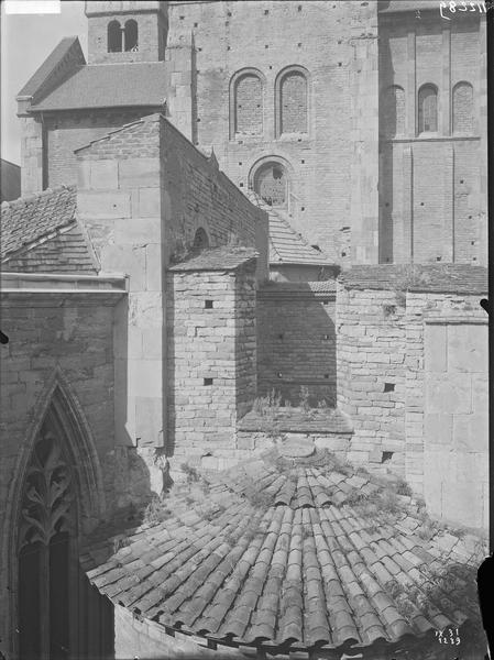 Fouille de Cluny, petit transept sud, face est