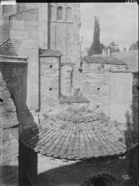 Fouille de Cluny, petit transept sud, chapelle Saint-Léger