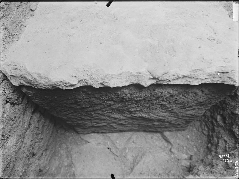 Fouille XXXVIII, sarcophage d'Hugues V, détail