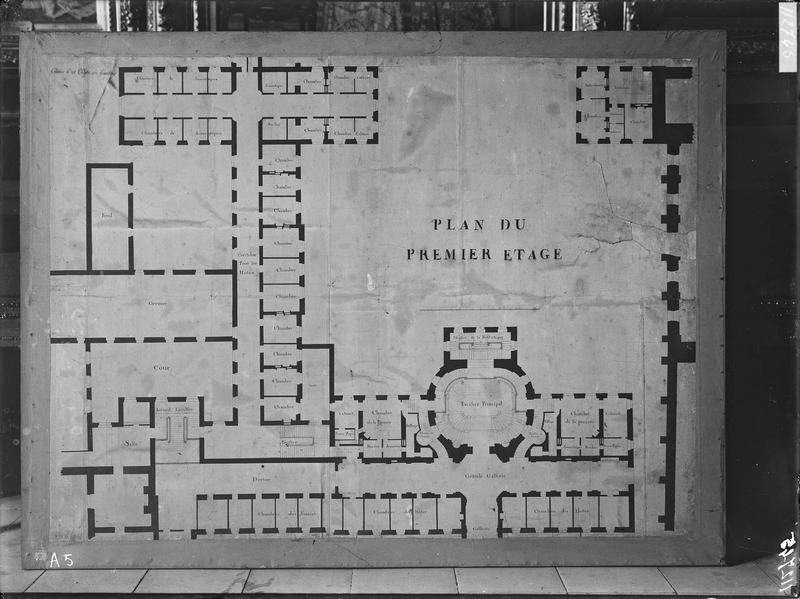 Fouille de Cluny, premier plan des travaux envisagés pour le  bâtiment de l'abbaye vers 1780