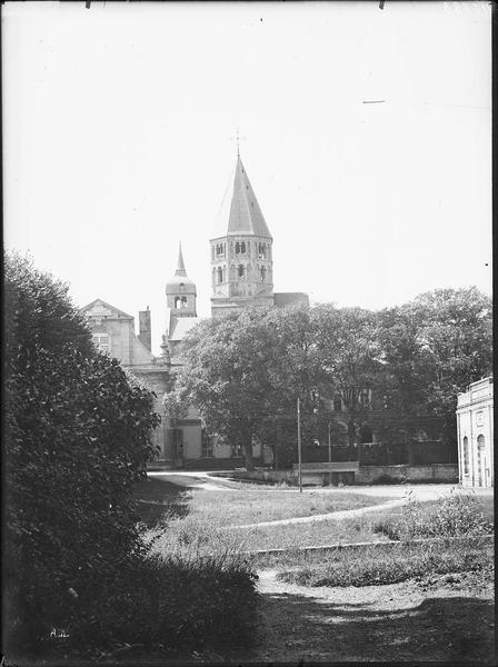 Fouille de Cluny, tour de guet