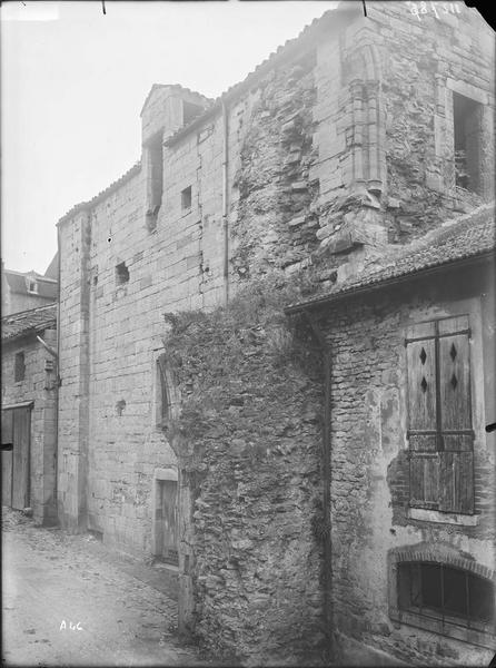 Fouille de Cluny, rue de l'abbatiale et double porte