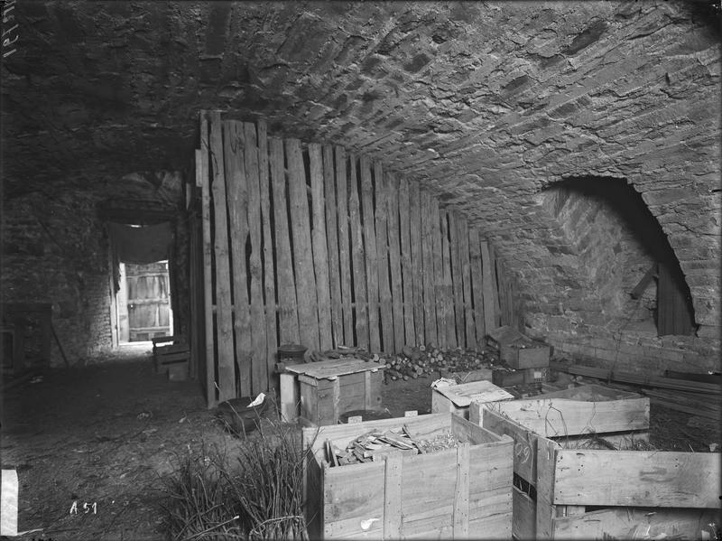 Fouille de Cluny, rue de l'abbatiale vue du sud et cave