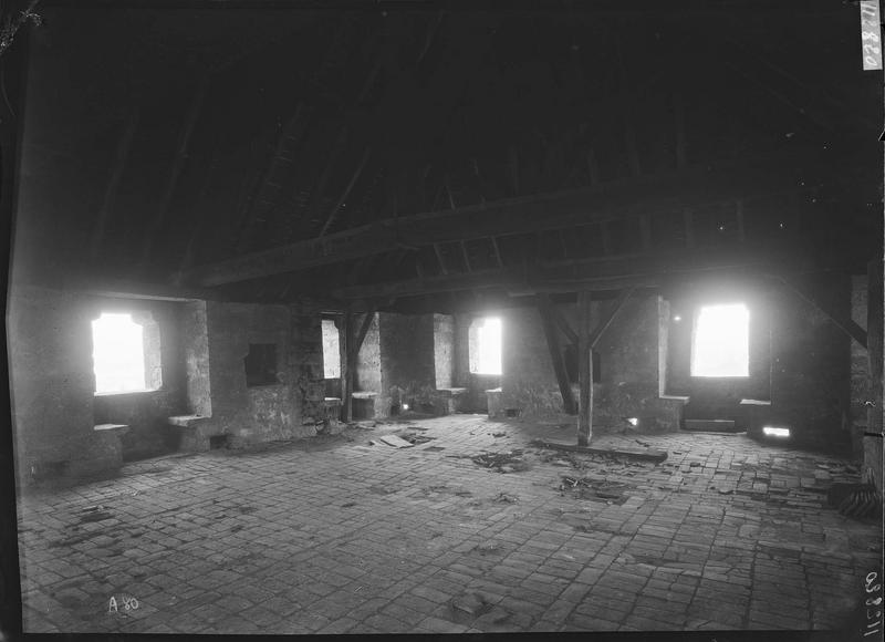 Fouille de Cluny, tour du Moulin, étage supérieur