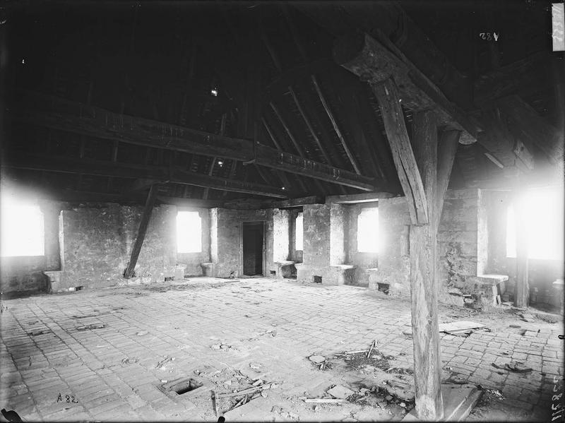 Fouille de Cluny, tour du Moulin, étage supérieur