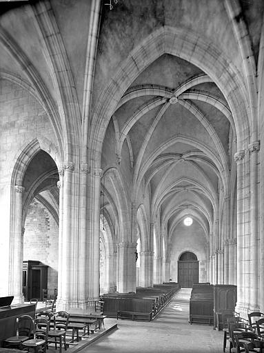 Intérieur de la nef et du choeur