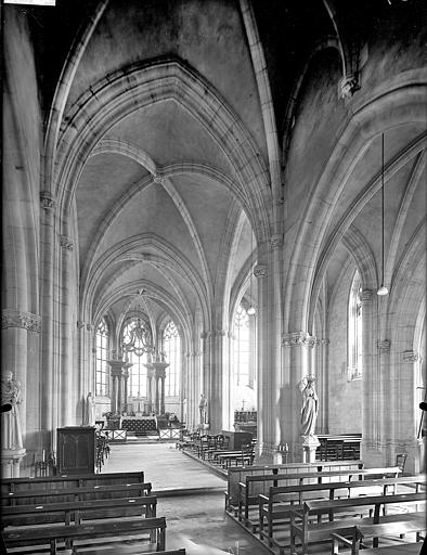 Intérieur de la nef prise du choeur