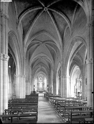 Intérieur de la nef et du choeur