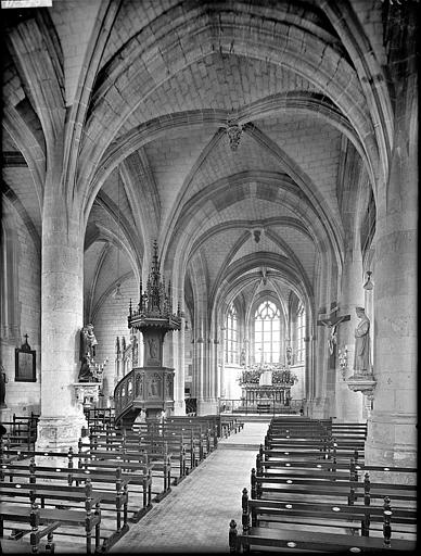 Intérieur de la nef et du choeur