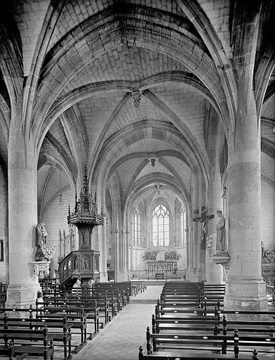 Intérieur de la nef et du choeur