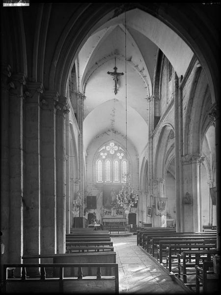 Intérieur de la nef et du choeur