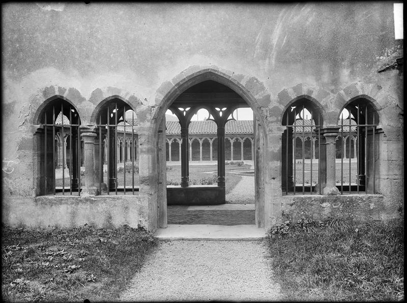 Entrée du cloître