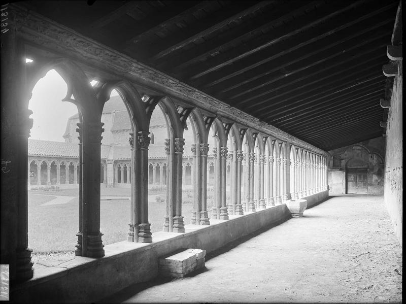 Galerie ouest du cloître