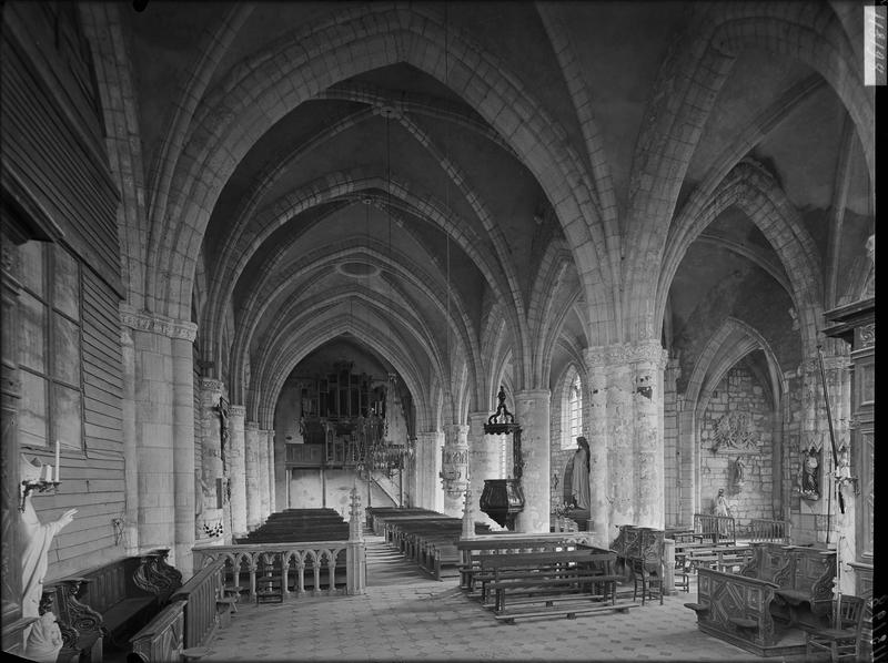 Intérieur de la nef prise du choeur